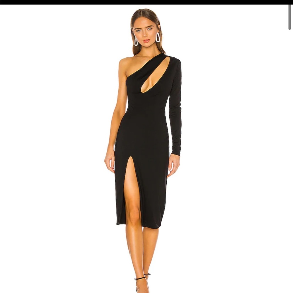Brand new Pagne Midi Dress
h:ours